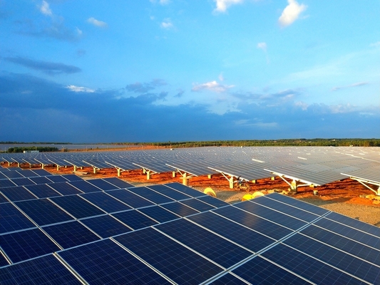 Goede prijs. De gegalvaniseerde Geanodiseerde steunen van de het zonnepaneelsteun van Q235B Q345B PV die systeem zonnesteun opzetten online
