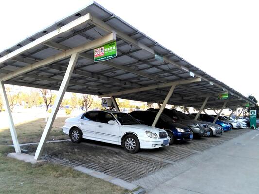Op maat gemaakte grootte 180 km/uur windsnelheid PV-paneel zonne-carport parkeergarages