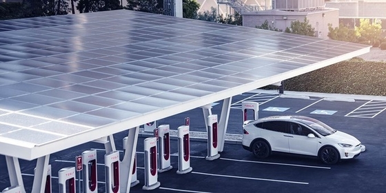 Goede prijs. Heet Ondergedompeld gegalvaniseerd roestvrij staal zonnepv die het parkeerterrein zonnesteun opzetten van de systemen zonnemacht online